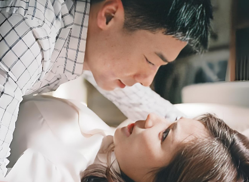 无性婚姻第五年，他给我妈发消息说我有外遇